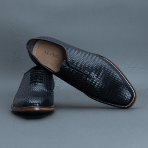 Apex WholeCut Oxford – Black